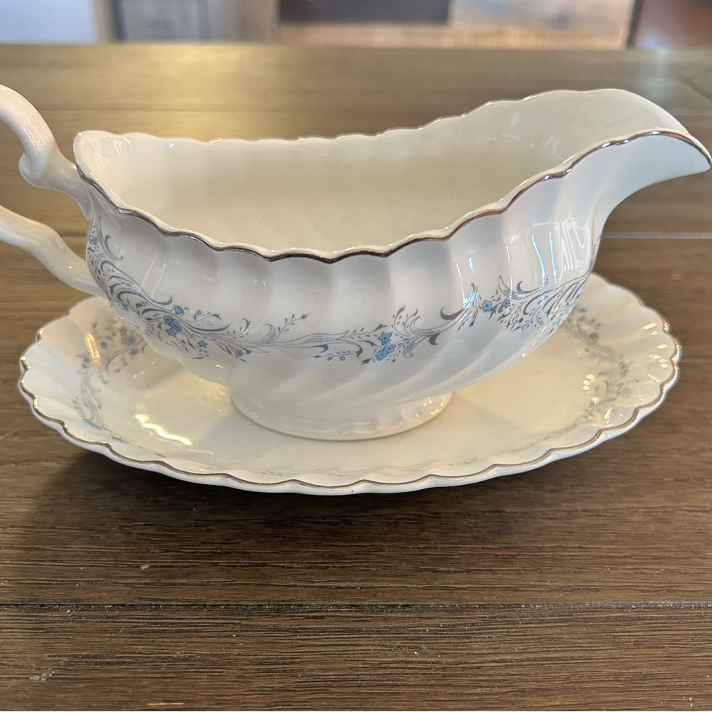 Johnson Bros Snow White Regency Classic White and Blue Gravy Boat with Saucer
